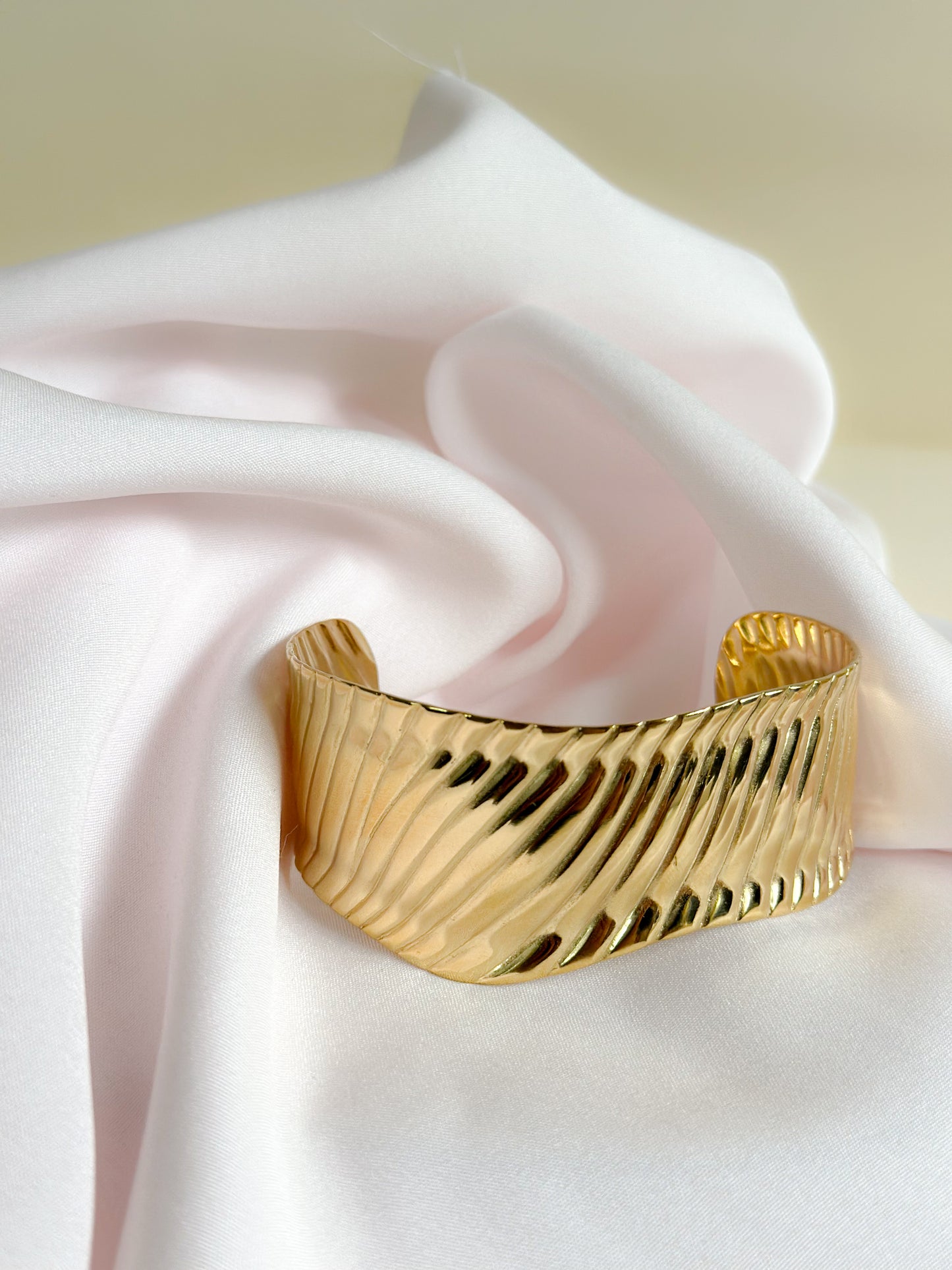 Maris Tide Cuff
