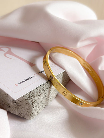 Luxury golden bracelet
