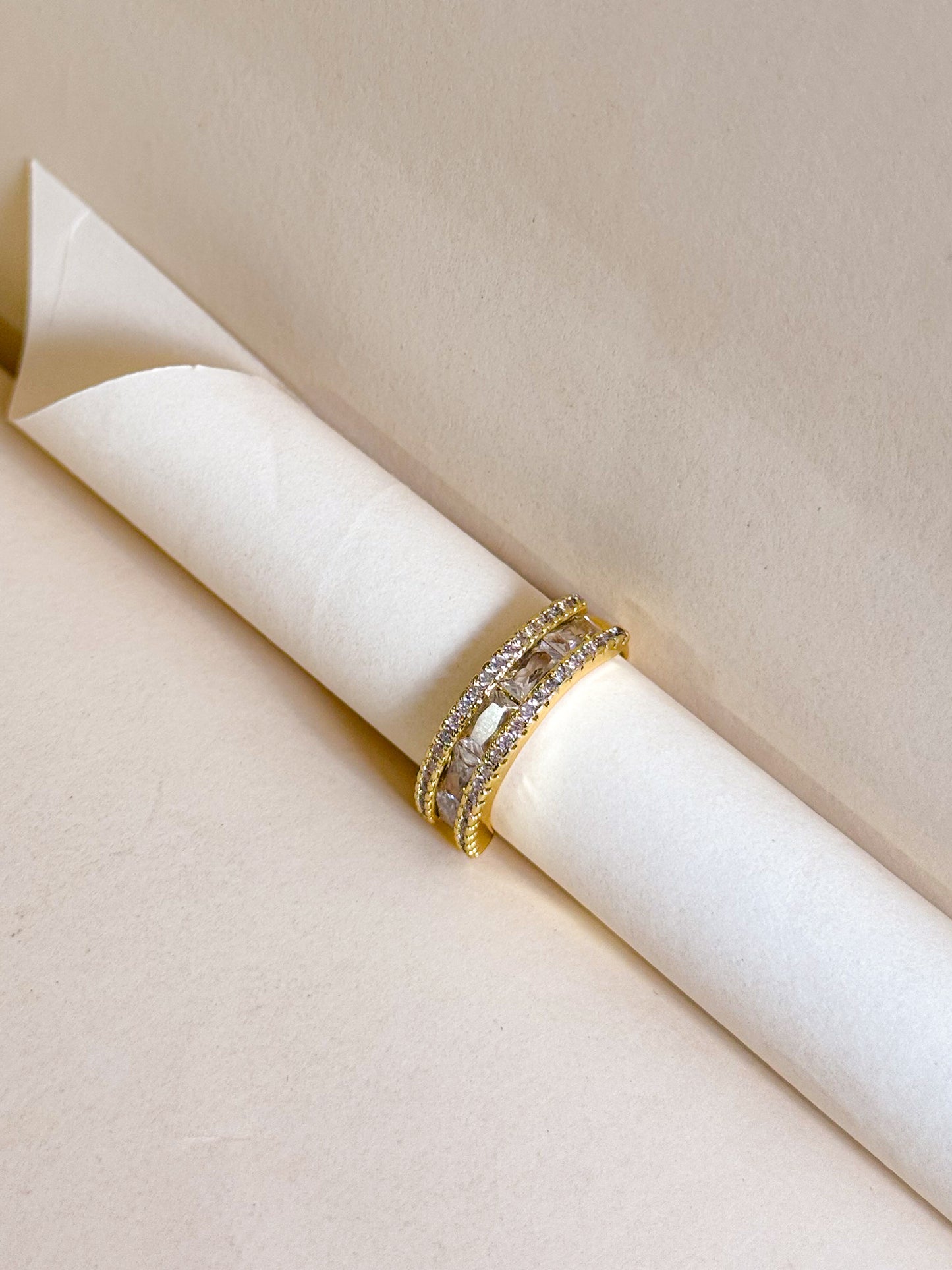 Golden Sparkle Frame Ring