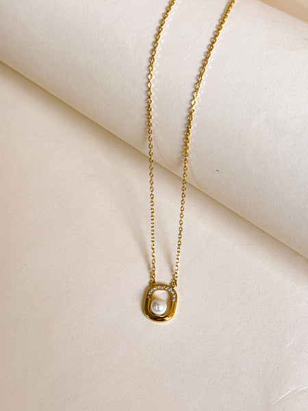Golden Pearl Halo Necklace